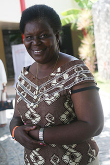 220px-Paulina_Chiziane_by_Otávio_de_Souza